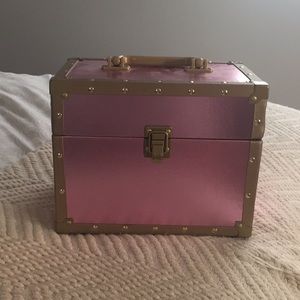 Makeup storage box